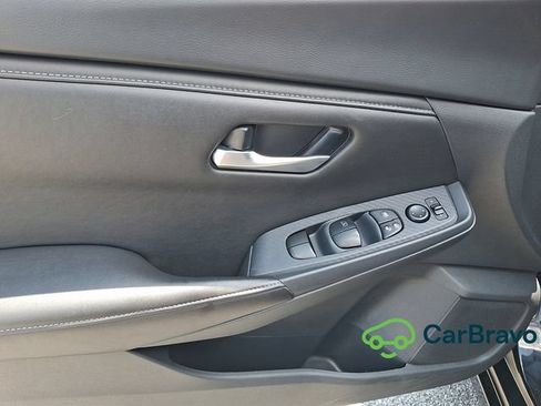 Used 2024 Nissan Sentra SV FWD image 12