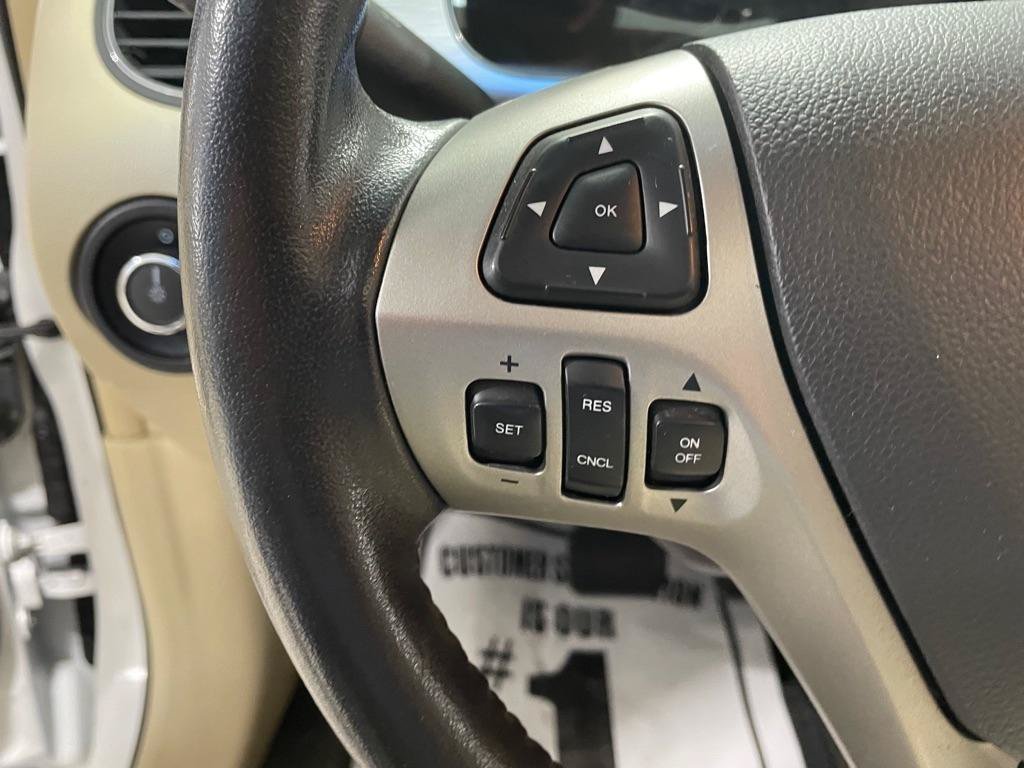Used 2014 Ford Taurus SEL w/ Equipment Group 201A FWD image 27