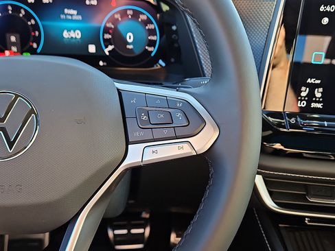 New 2026 Volkswagen Atlas Cross Sport SEL Premium R-Line image 18