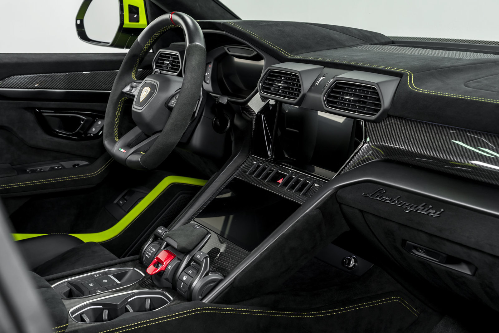 Used 2024 Lamborghini Urus Performante AWD/4WD image 38