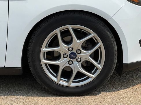 Used 2015 Ford Focus SE w/ Equipment Group 201A FWD image 8