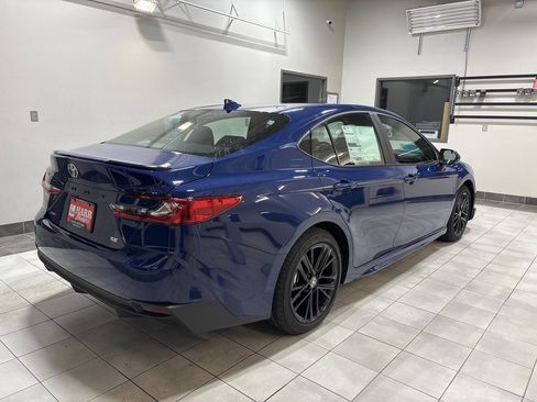 New 2026 Toyota Camry SE image 4