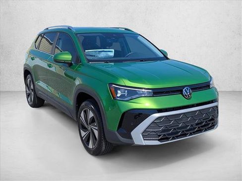 New 2026 Volkswagen Taos SE AWD/4WD image 3