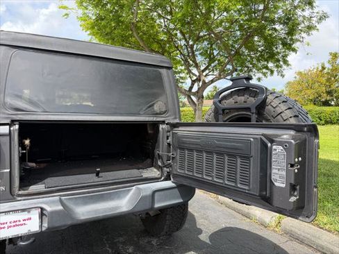 Used 2018 Jeep Wrangler Unlimited Sport S AWD/4WD image 21