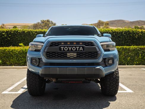 Used 2019 Toyota Tacoma TRD Off-Road w/ Technology Package AWD/4WD image 2