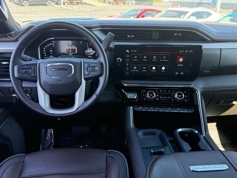 Used 2024 GMC Sierra 3500 Denali w/ Denali Reserve Package image 39