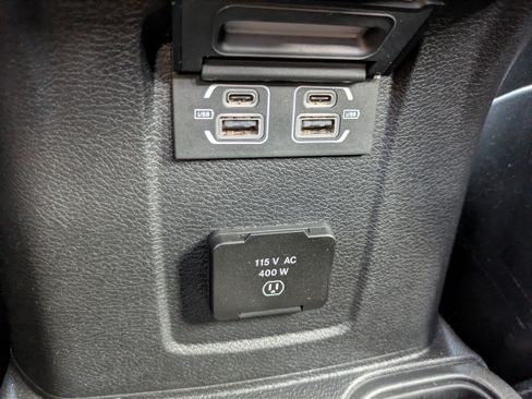 Used 2022 Jeep Gladiator Overland AWD/4WD image 15