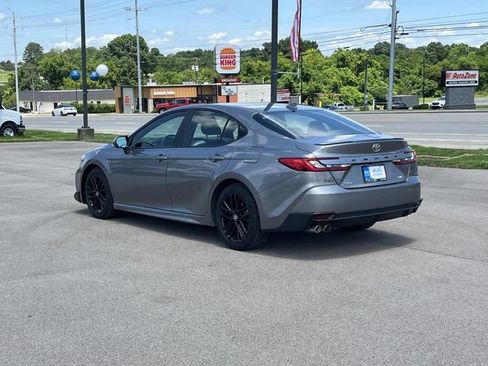 Used 2025 Toyota Camry SE FWD image 6
