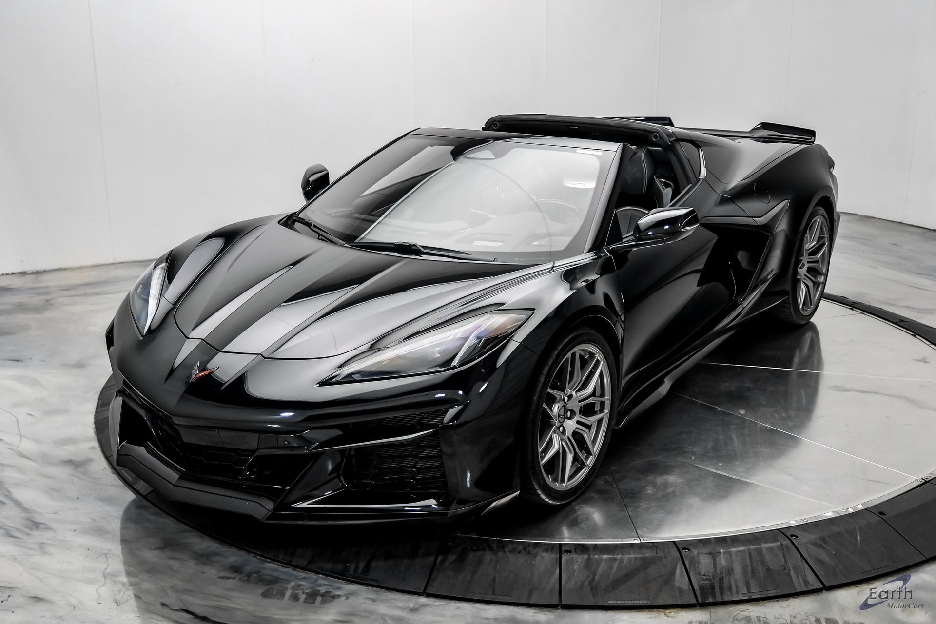 Used 2024 Chevrolet Corvette Z06 RWD image 8
