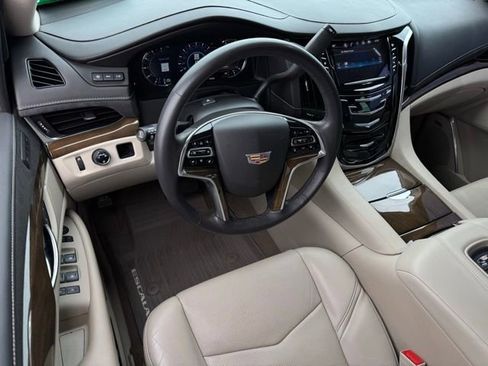 Used 2020 Cadillac Escalade Luxury image 26
