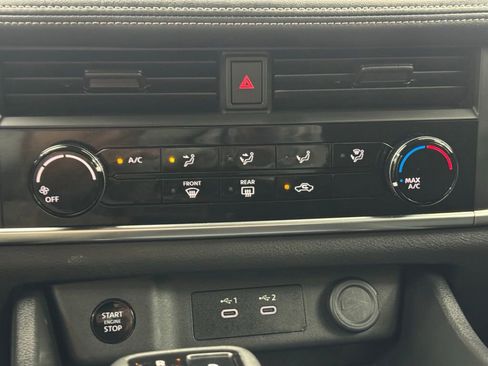 Used 2024 Nissan Rogue S image 23