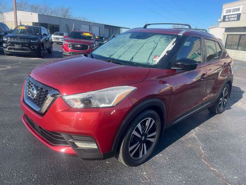 Used 2020 Nissan Kicks SR w/ SR Premium Package image 2