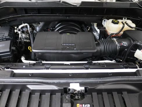 Used 2023 Chevrolet Silverado 1500 LT AWD/4WD image 31