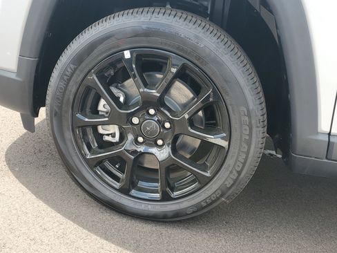 New 2026 Jeep Compass Latitude AWD/4WD image 5