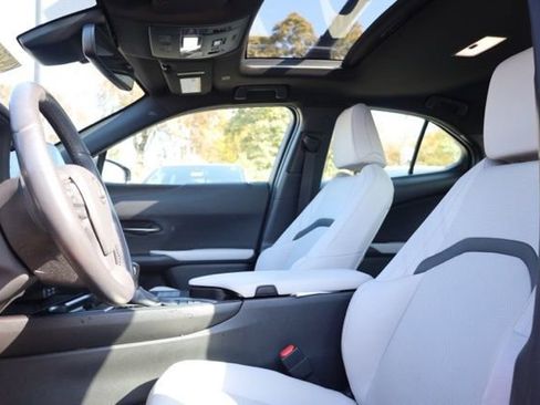 Used 2024 Lexus UX 250h F Sport image 12