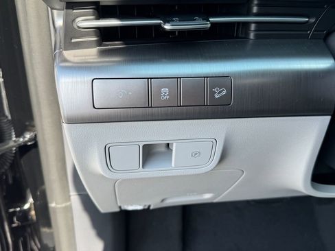 New 2026 Hyundai Kona SEL Premium AWD/4WD image 17