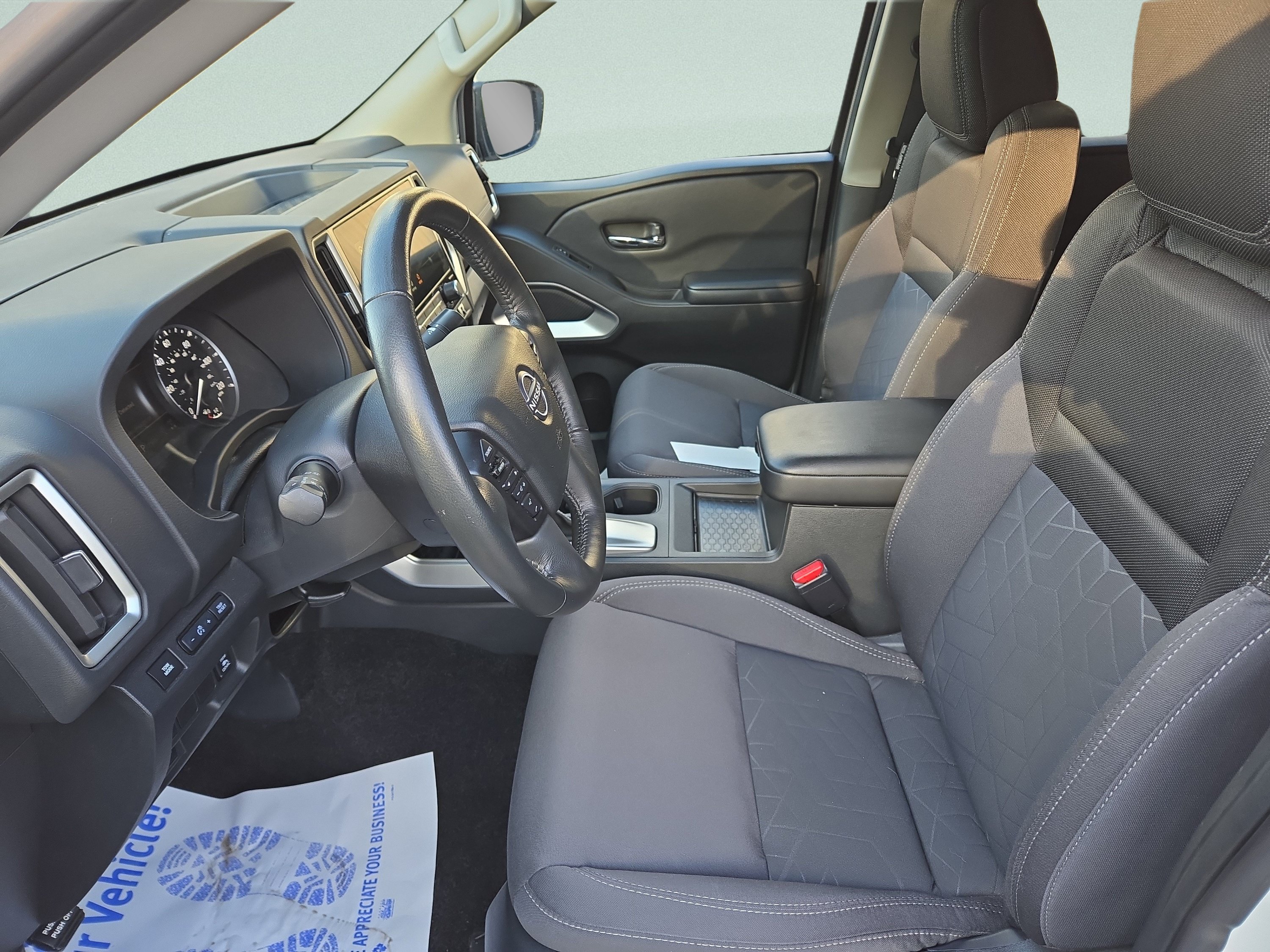 Used 2025 Nissan Frontier SV w/ SV Convenience Package AWD/4WD image 11