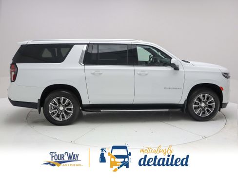Used 2023 Chevrolet Suburban LS w/ Driver Alert Package AWD/4WD image 2