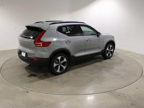 Used 2026 Volvo XC40 B5 Core w/ Climate Package AWD/4WD image 6