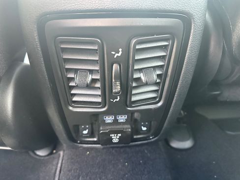 Used 2024 Dodge Durango GT AWD/4WD image 14