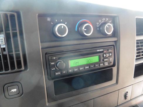 Used 2008 Chevrolet Express 3500 w/ School Bus Package RWD image 19