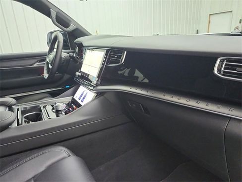 New 2026 Jeep Grand Wagoneer Summit image 41