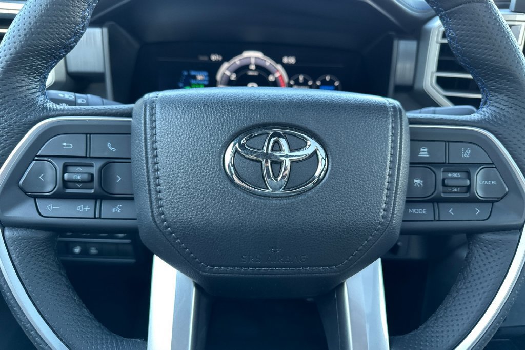 Used 2025 Toyota Tundra Platinum w/ TRD Off-Road Package AWD/4WD image 27