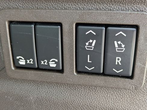 Used 2021 Chevrolet Suburban Z71 w/ Z71 Off-Road Package image 11