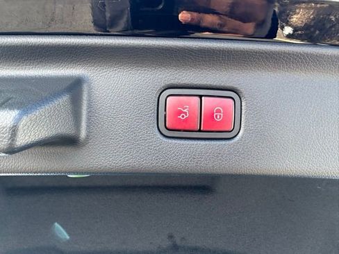 Used 2025 Mercedes-Benz S 580 4MATIC Sedan image 32