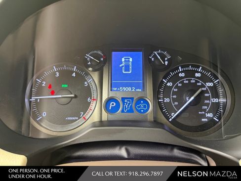 Used 2018 Lexus GX 460 Luxury w/ Preferred Accessory Package AWD/4WD image 28