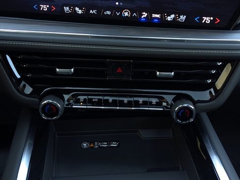 New 2026 Chevrolet Suburban Premier w/ Sun And Tow Package image 27