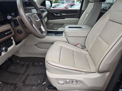 Used 2024 GMC Yukon XL Denali w/ Advanced Technology Package AWD/4WD image 11