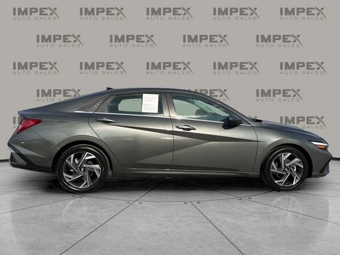 Used 2025 Hyundai Elantra SEL image 6