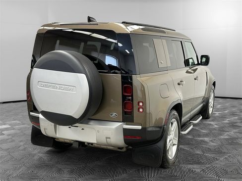 Used 2020 Land Rover Defender 110 SE image 5