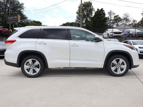 Used 2017 Toyota Highlander Limited FWD image 8