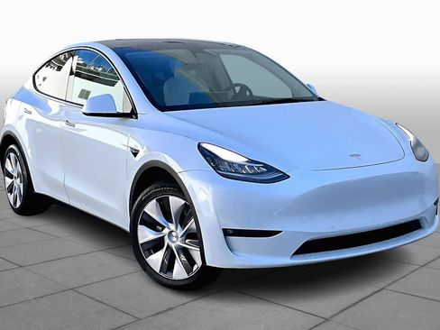 Used 2021 Tesla Model Y Long Range image 2