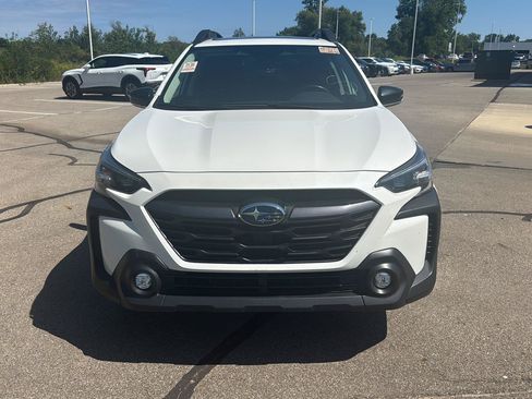 Used 2025 Subaru Outback Premium AWD/4WD image 8