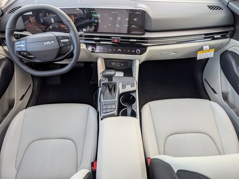 New 2026 Kia Sportage EX FWD image 5