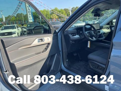 New 2026 Ford Explorer Active RWD image 4