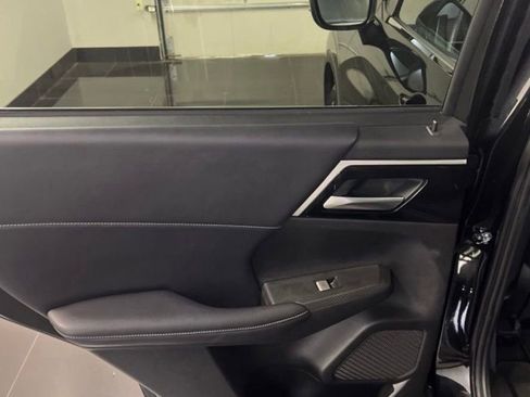 Used 2024 Mitsubishi Outlander SE AWD/4WD image 24