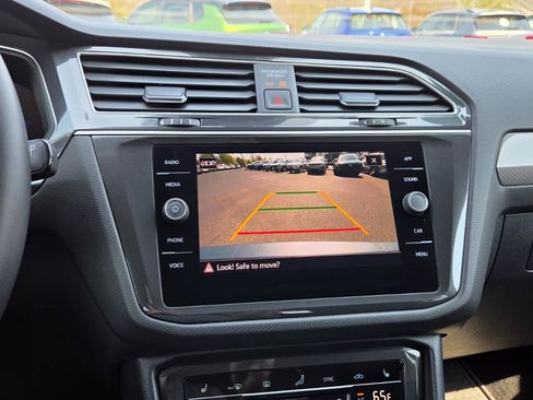 Used 2024 Volkswagen Tiguan SE image 29