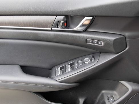 Used 2021 Honda Accord EX-L image 12