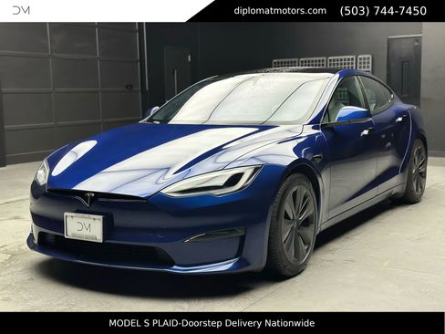 Used 2021 Tesla Model S Plaid image 1