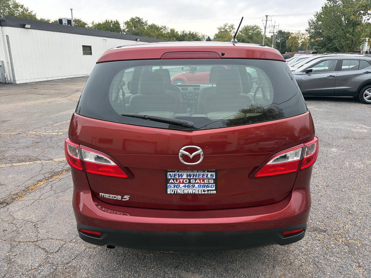 Used 2012 MAZDA MAZDA5 Sport FWD image 5