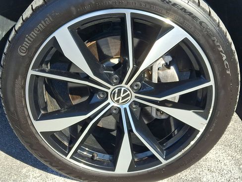 Used 2022 Volkswagen Tiguan SEL R-Line image 8