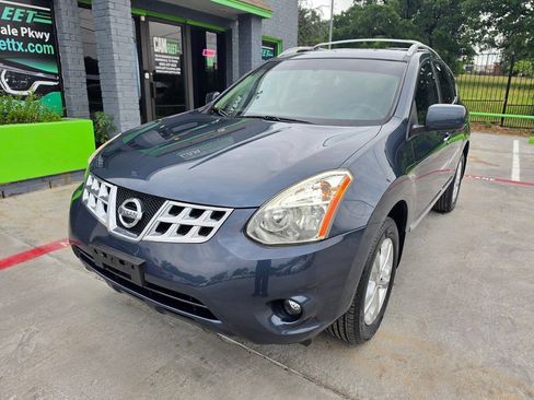 Used 2013 Nissan Rogue SV w/ Premium Pkg FWD image 3