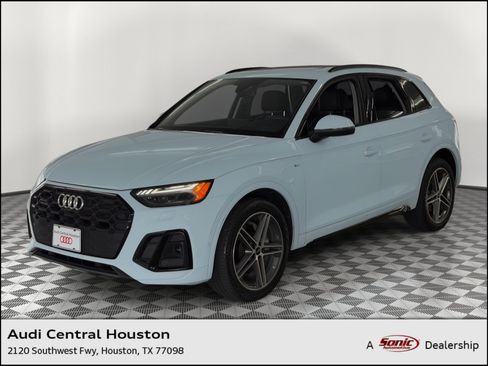 Used 2023 Audi Q5 e Prestige AWD/4WD image 1