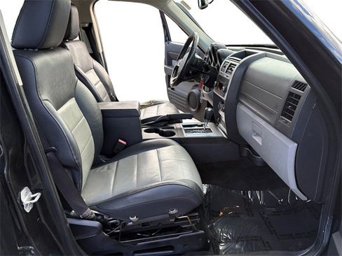 Used 2009 Dodge Nitro SLT image 11