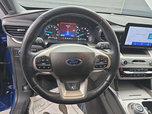 Used 2022 Ford Explorer XLT w/ Equipment Group 202A image 26