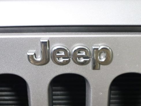 Used 2018 Jeep Wrangler Unlimited Sport S AWD/4WD image 15
